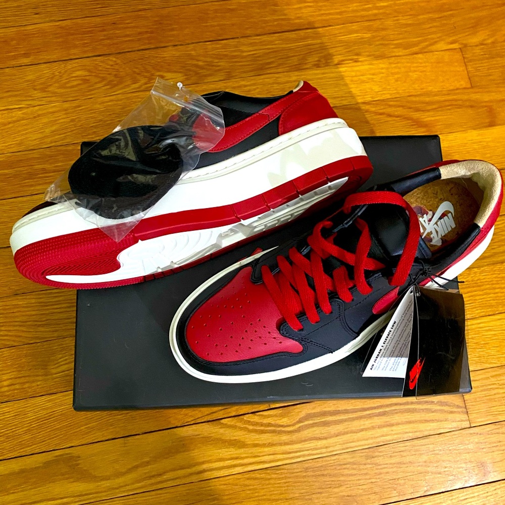 *NEW* Nike Women’s Sneakers